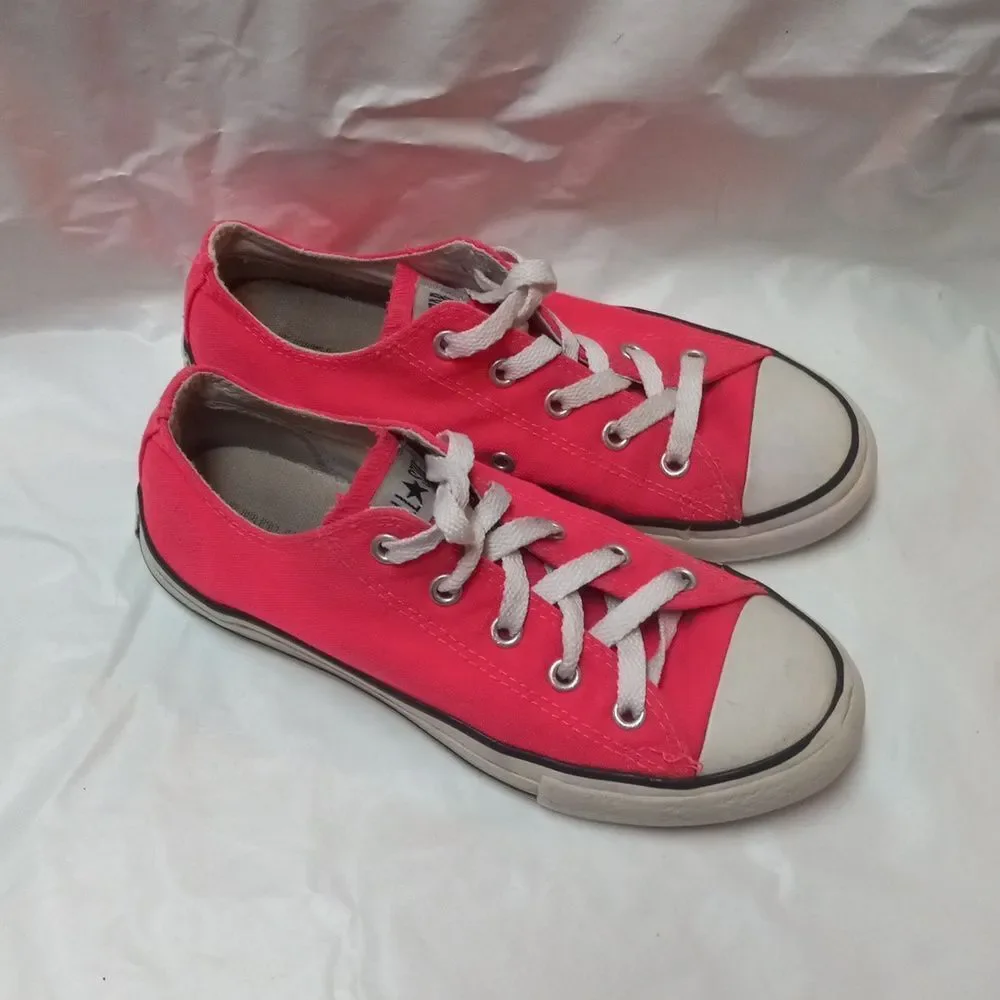 Converse Hot Pink Low Top Little Girl Size 2 Youth